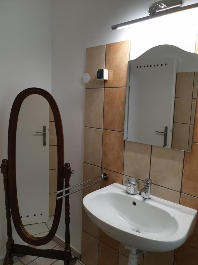 Royal Apartman Eger Esterno foto